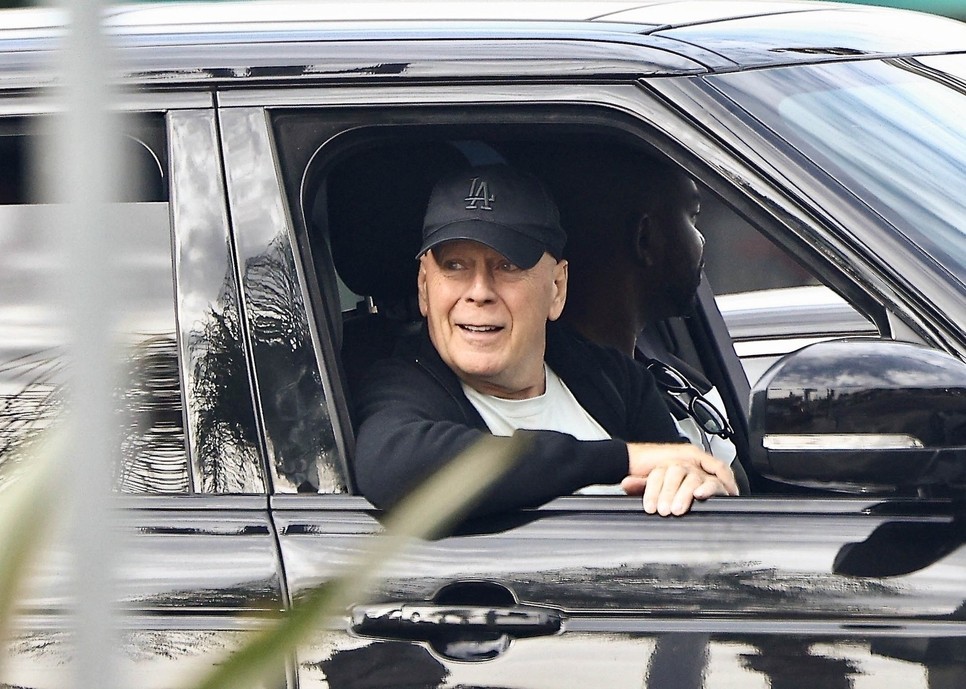 Bruce Willis végre boldognak tűnik