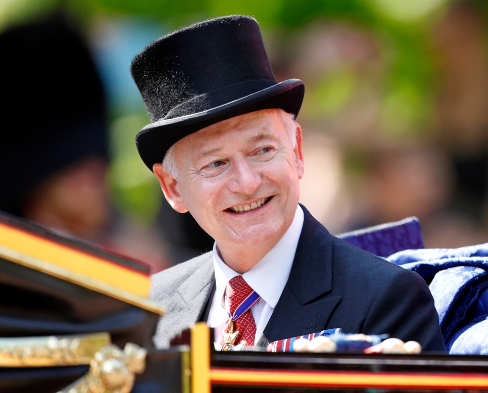 Sir Clive Aderton, Károly király magántitkárának távozása lehet a kulcs