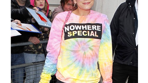 A hét legcsúnyább cipőjében Lily Allen