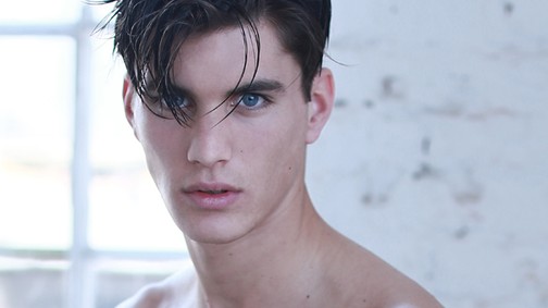 Úton a világsiker felé! Interjú Dán Zsolt modellel!