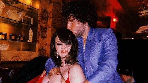 Selena Gomez és Benny Blanco szenvedélyes csókjától még te is zavarba jössz, tökéletesen működik közöttük a kémia