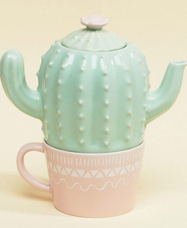 Teáskanna bögrével