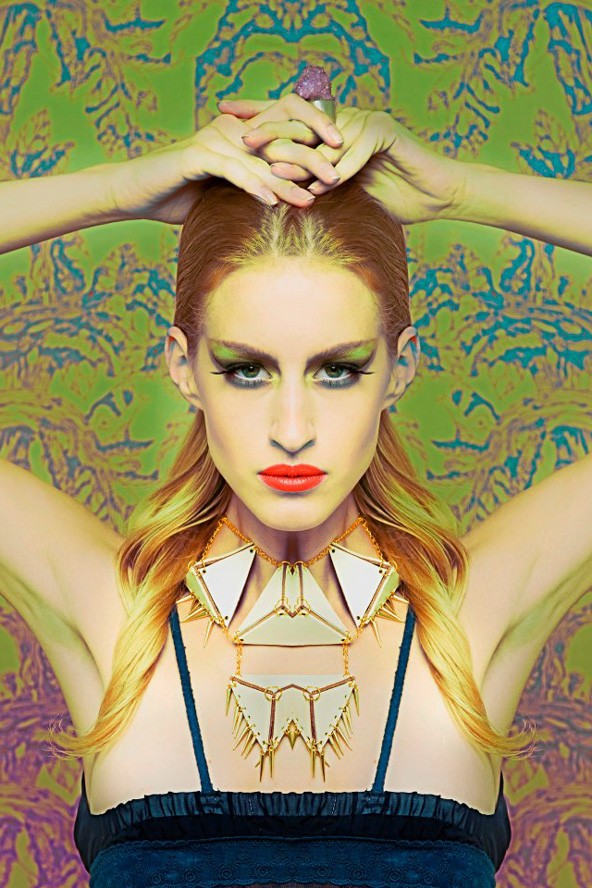 Magyar lány az Armani, a Moschino és a Miu Miu kedvence