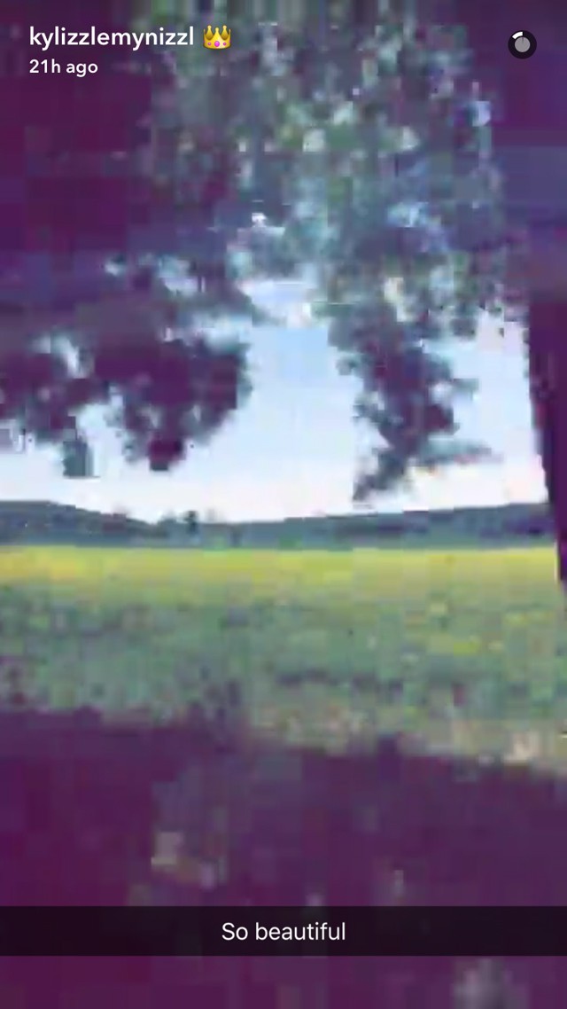 Balatoni stég, napraforgók - Kylie Jenner ezt látta Magyarországból