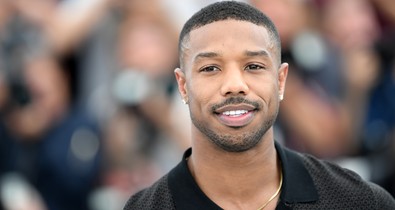 Michael B. Jordan kampánya olyan szexire sikerült, hogy bocsánatot kért az anyukájától