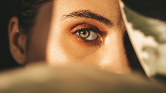 Folyton dörzsölöd a szemed? Ez állhat a háttérben