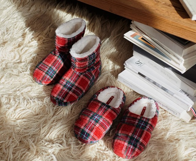 Kockás csizma és papucs OYSHO 8995 Ft, 5595 Ft