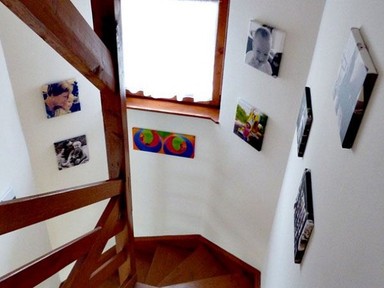 Amitől lakásod otthonná válik: vászonképekből készült családi fotófal