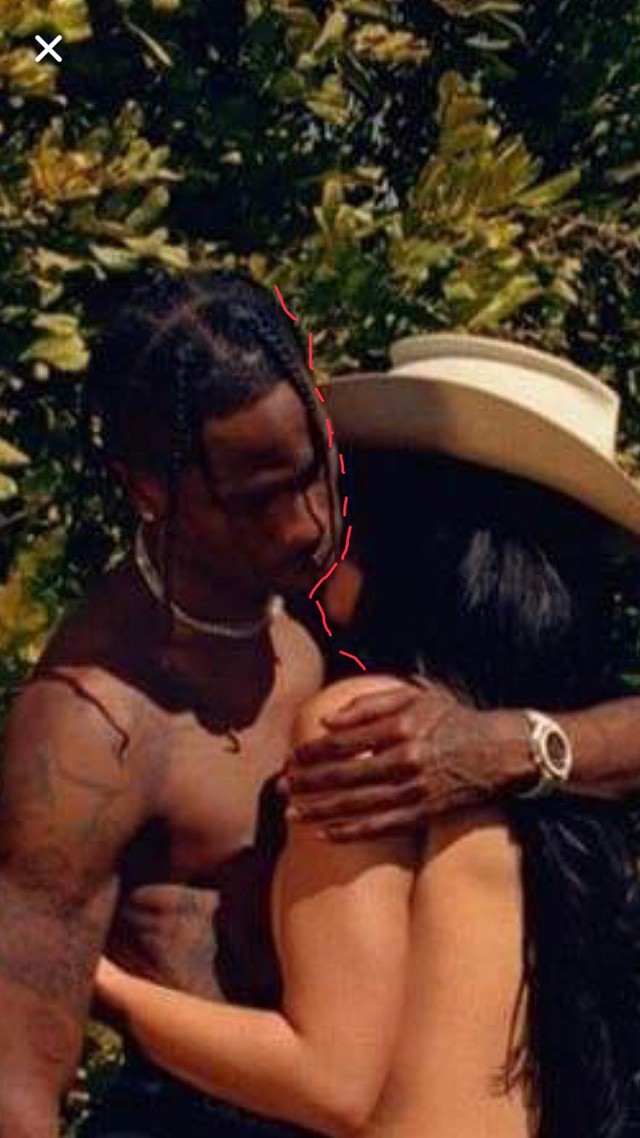 Kylie Jenner meztelenül pózol a Playboy-nak, de itt valami nagyon furcsa....