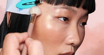 Nem vicc, tényleg a férfiak ihlették a legújabb pirosító trendet, és csodásan néz ki!