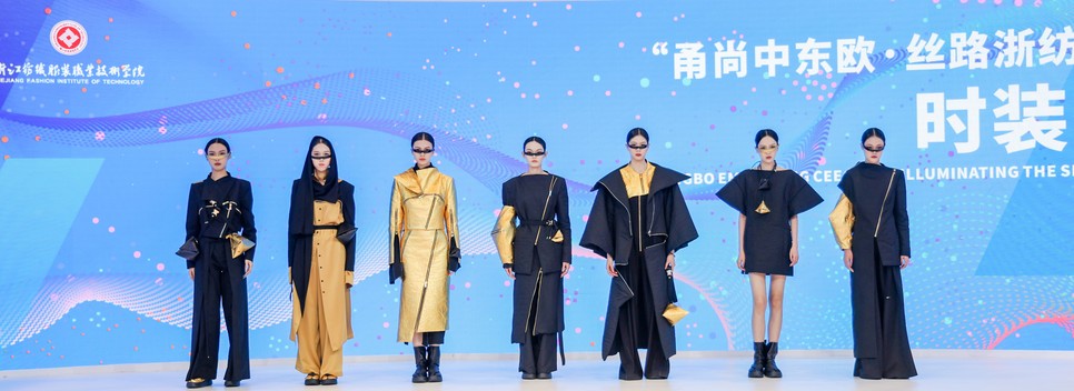 Evelin Fink SOLAR bemutató Kínában