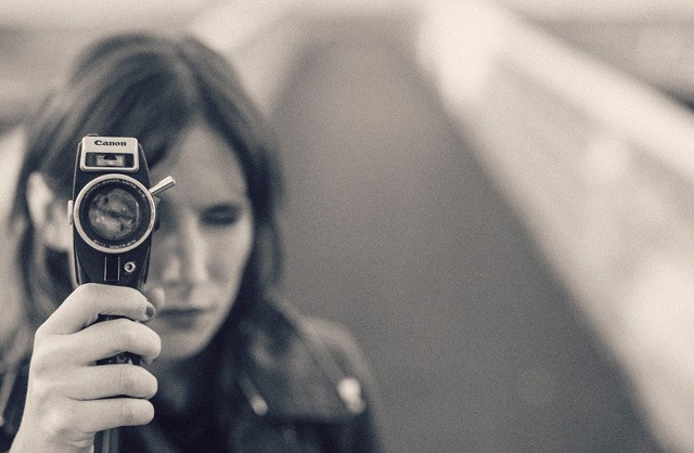 Ki ez a titokzatos lány a Compact Disco új klipjében? - Klippremier