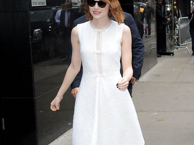 Emma Stone hófehérben köszönti a reggelt