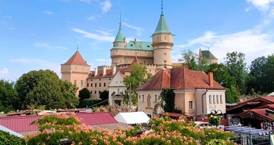 Mintha egy Disney-mesébe csöppennél: ez a lenyűgöző várkastély csak pár óra autóval Magyarországról