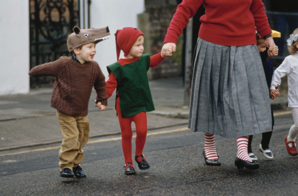 Itt még csak (szó szerint) kicsiben kezdte a szereplést