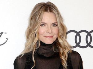 Mindjárt 60 lesz, de Michelle Pfeiffer még mindig egy istennő