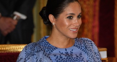 Meghan Markle élete legszebb kismamaruhájában az Ezeregyéjszaka meséit idézi fel