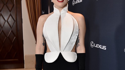 Magasságos Lady Gaga! Milyen zseniális ez a ruha!