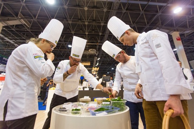 A METRO standján piacoztak a Bocuse-döntős séfek