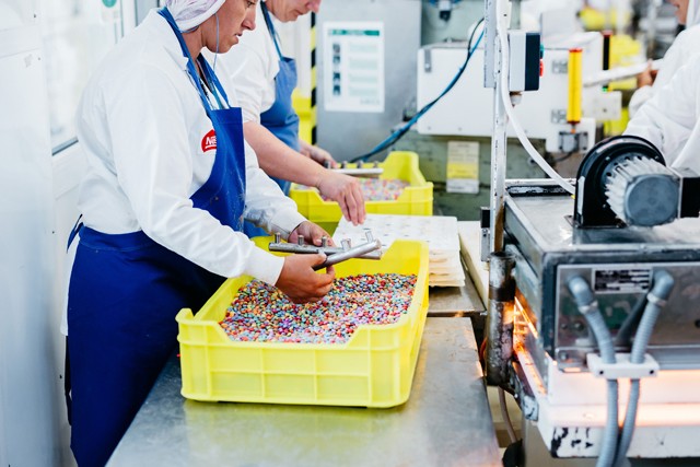 Új, teljesen egyedi formát és csomagolást kapnak a kedvenc karácsonyi csokijaid