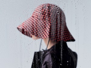 Ess, eső, ess! Élvezd a kedvenc esőkabátodban a zivatart