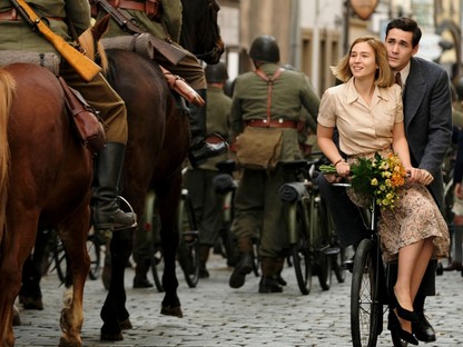 Felfordult élet, lángoló világ - új sorozat visz közel a háború borzalmaihoz