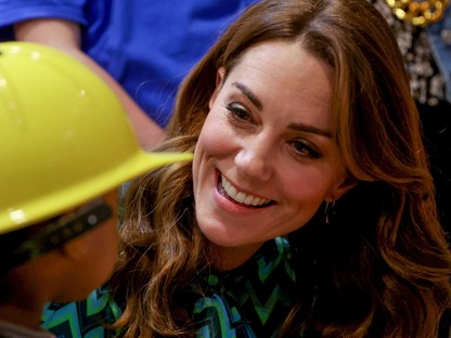 Kate Middleton tökéletes laza elegáns blúzt viselt a titkos birminghami látogatásán