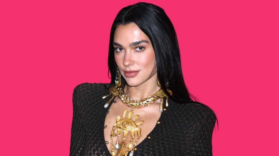 Dua Lipa álomszép pucérruhában tarolt