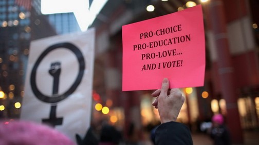 Éljenek a nők! Így állj ki március 8-án a női egyenjogúság mellett!