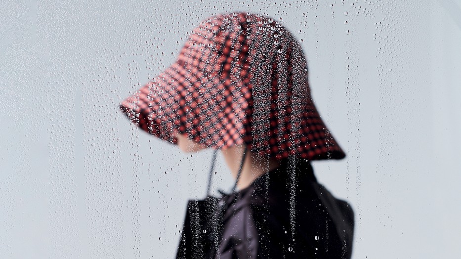 Ess, eső, ess! Élvezd a kedvenc esőkabátodban a zivatart