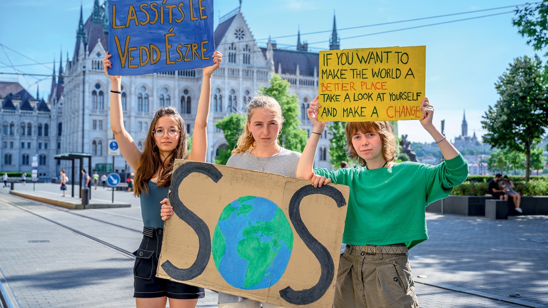 A Fridays For Future mozgalom tagjai küldetésüknek érzik, hogy felhívják a figyelmet a klímaváltozás veszélyei