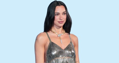 Dua Lipa leopárdmintás bikiniben élvezi a napsütést, elképesztő formában van az énekesnő