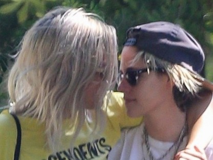 3 hónap alatt 3 nőt fogyasztott el Kristen Stewart: megint egy új lánnyal látták csókolózni