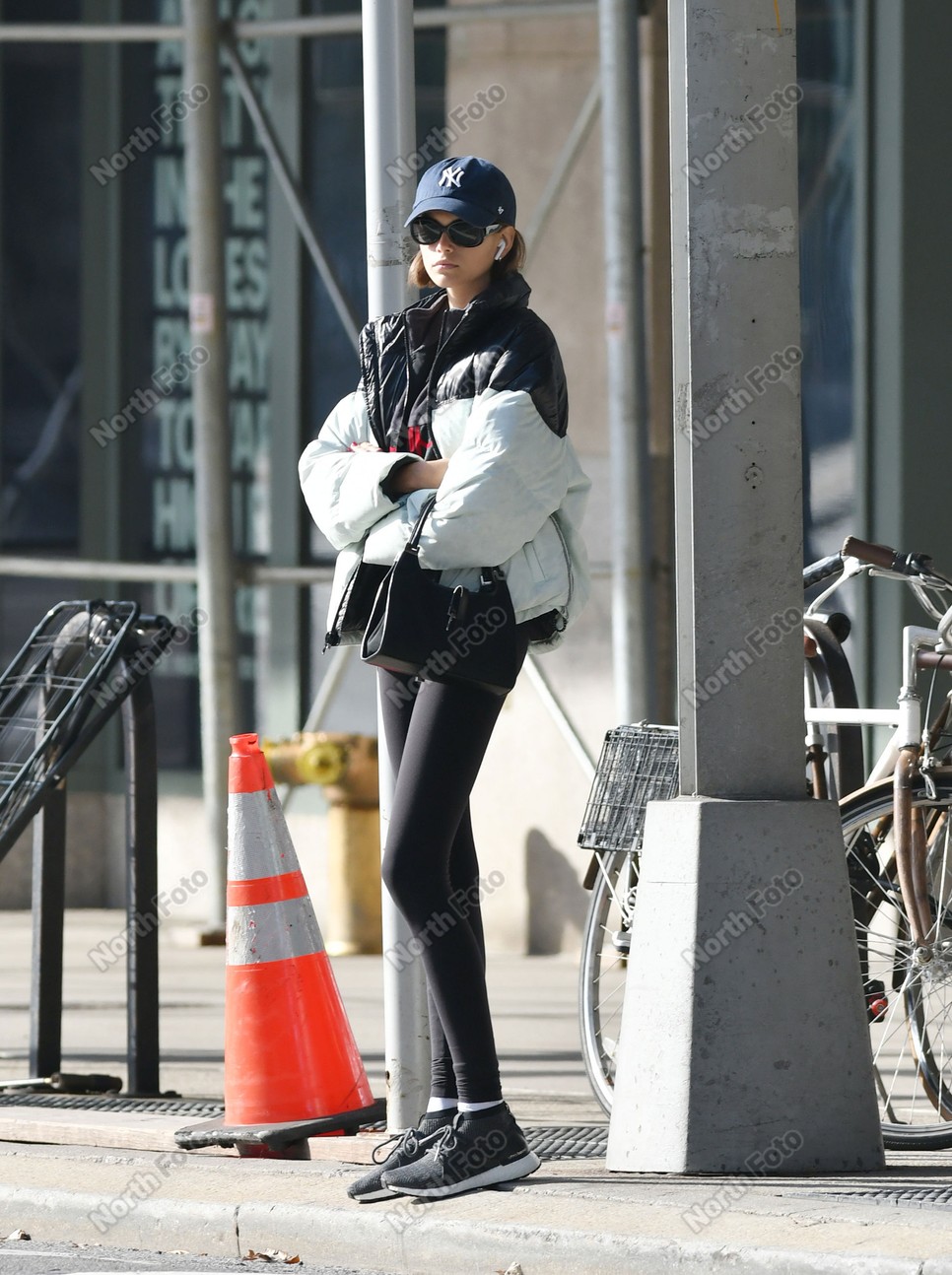 Kaia Gerber is előszeretettel használja a New York Yankees basbellsapkát