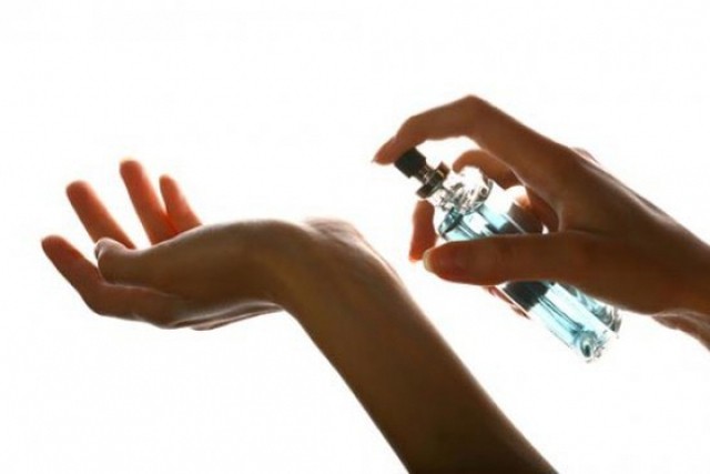 parfüm, illat, fejillat, szívillat, alapillat, alapillatok, illatpiramis, párolgás, szag, bőr