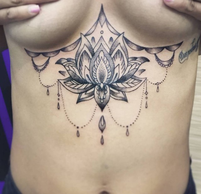 A 10 legszebb mell alatti tetoválás