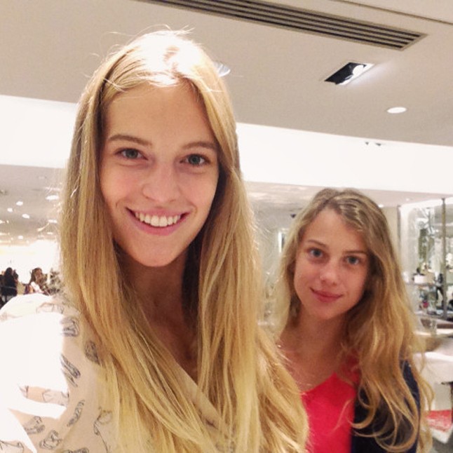 Vanessa és Gréta arra is időt szántak, hogy vásárolgassanak egy kicsit a Fifth Avenue-n. A modell a 42. utcánál és a Fifth-nél szereti kezdeni, majd a Central Parknál lyukad ki. Tökéletes befejezése a shoppingtúrának a természetben való pihenés.