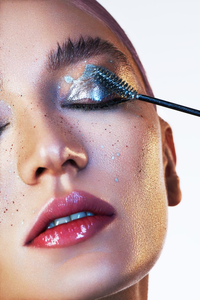 Jól jönne egy kis smink inspiráció? Tarts velünk áprilisi lapszámunk beauty fotózására