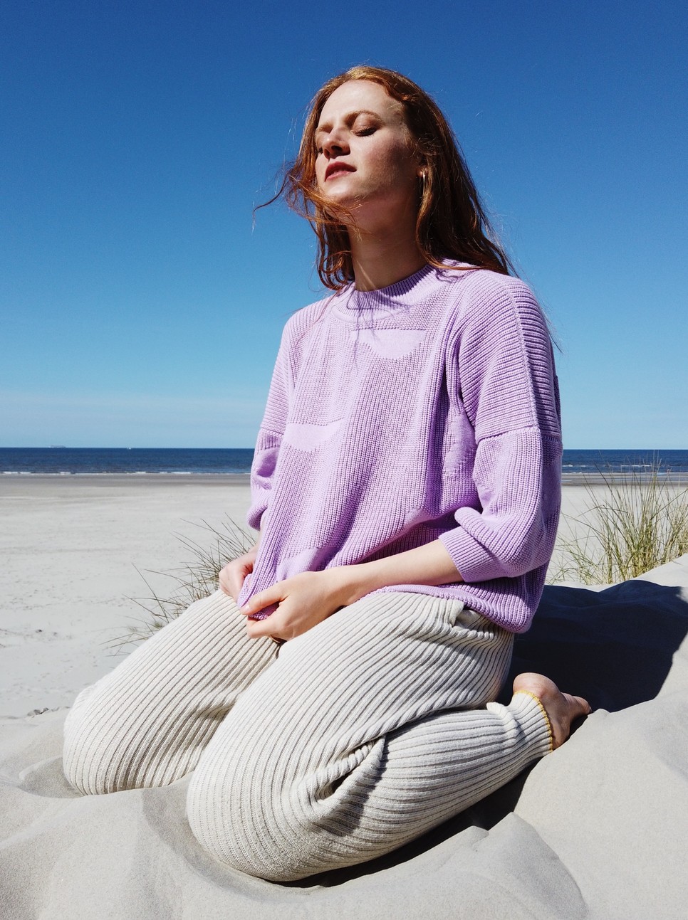 Az Oat Ava pulóverei és kardigánjai egy tökéletes kapszulagradrób részei, hosszútávú hordásra készülnek a darabok, és olyan színekben, amiket élvezet viselni