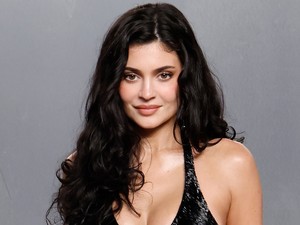 Kylie Jenner hatalmas dekoltázst villantott, Heidi Klum nem viselt bugyit -  íme, a 15 legpucérabb szett a Vanity Fair Oscar-partijáról