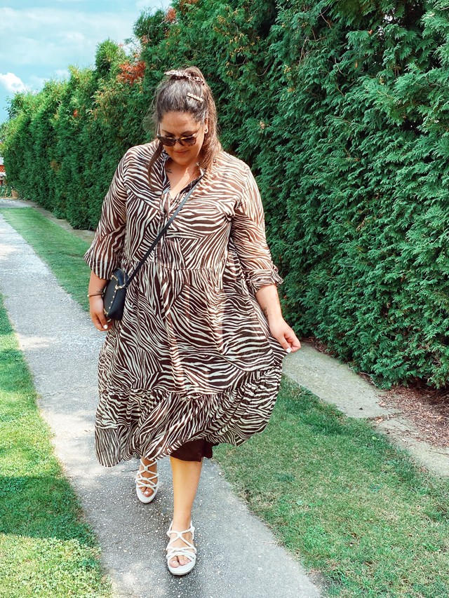 Kovács Dzsenifer bevállalta ezt a tigrismintás darabot, és nagyon jól is tette!