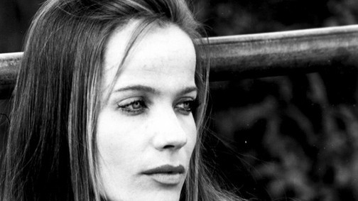 78 évesen tért vissza a legendás szépség