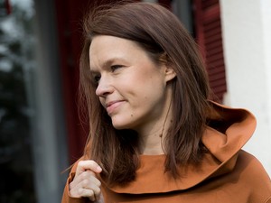 Ruha vagy pulcsi? Döntsd el te mit visel Kálmán Melinda