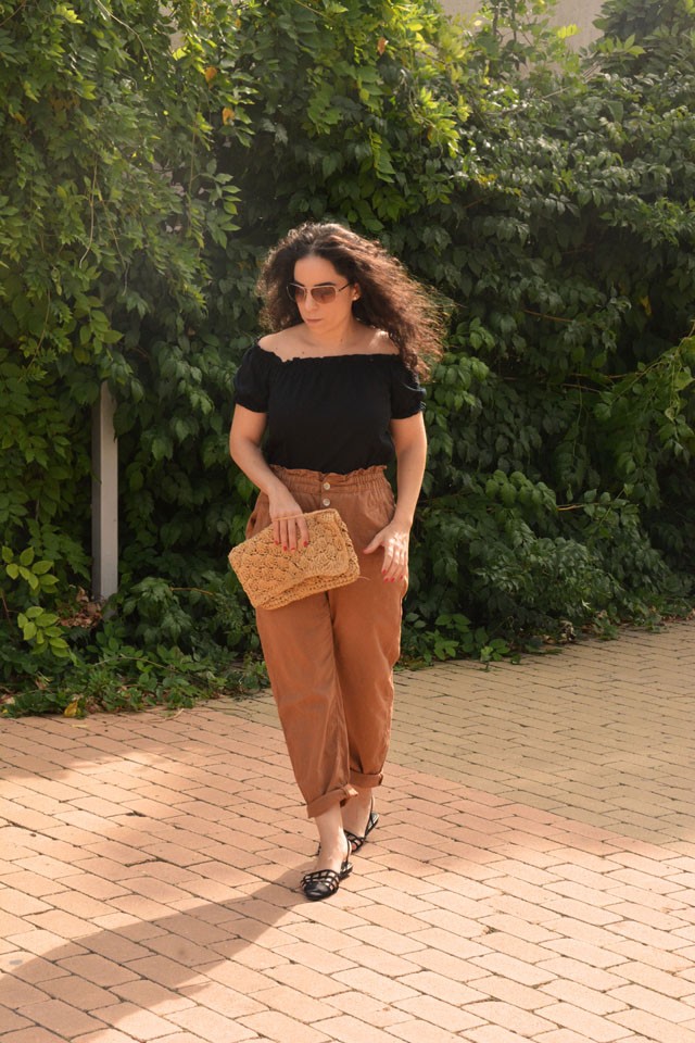 Dóra ma egy kényelmes, de csinos szettet mutat nekünk