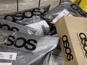 Leégett a divatmárka raktára, 2 milliárd forint értékű áru veszett oda