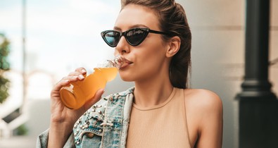 Milliók isznak belőle, pedig hajhullást okozhat ez a népszerű ital