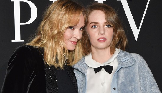 „Ha nem szakította volna meg a nem kívánt terhességét, én sem léteznék” – Maya Hawke is felszólalt az abortuszhoz való jog eltörlése ellen