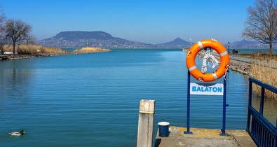Hány fokos a Balaton és milyen hőmérsékletben legjobb a strandolás?