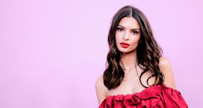 Emily Ratajkowski saját testéhez való kapcsolatáról és az őt ért szexuális visszaélésekről is ír memoárjában