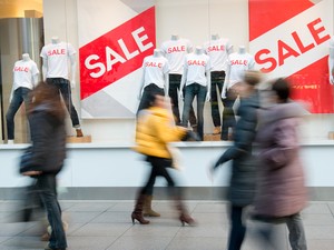 Megkezdődtek a leárazások, íme a legjobb cuccok 3000 forint alatt